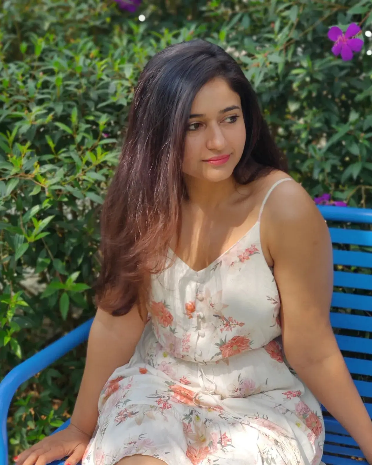 HYDERABAD GIRL POONAM BAJWA LONG LEGS SHOW IN MINI WHITE SKIRT 7